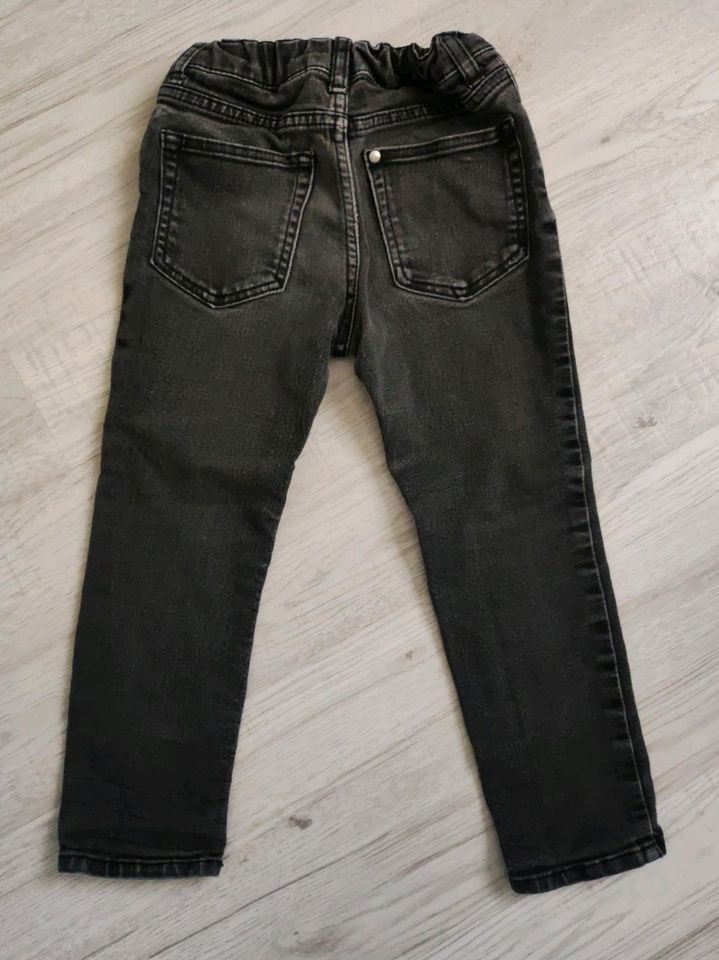 H&M Jeans Skinny fit Gr. 104 in Höxter