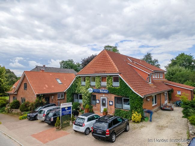 Landgasthof mit Gästezimmern und separatem Wohnhaus in der Gemeinde Malente (Holsteinische Schweiz) in Malente