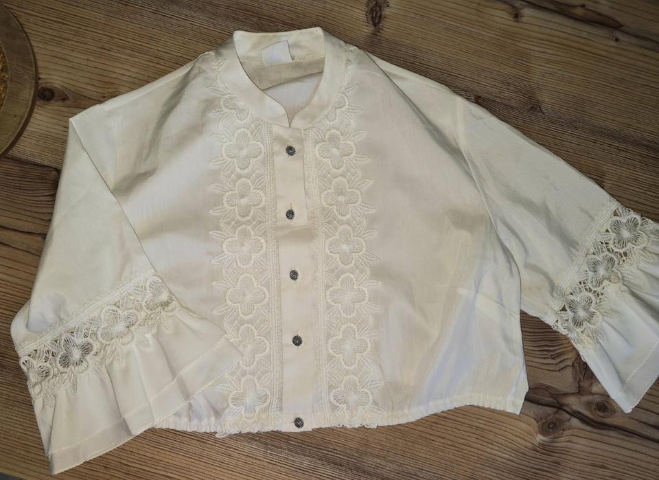 Badego Dirndlbluse Gr. 40 vintage Retro wollweiß mit Spitze in Brannenburg