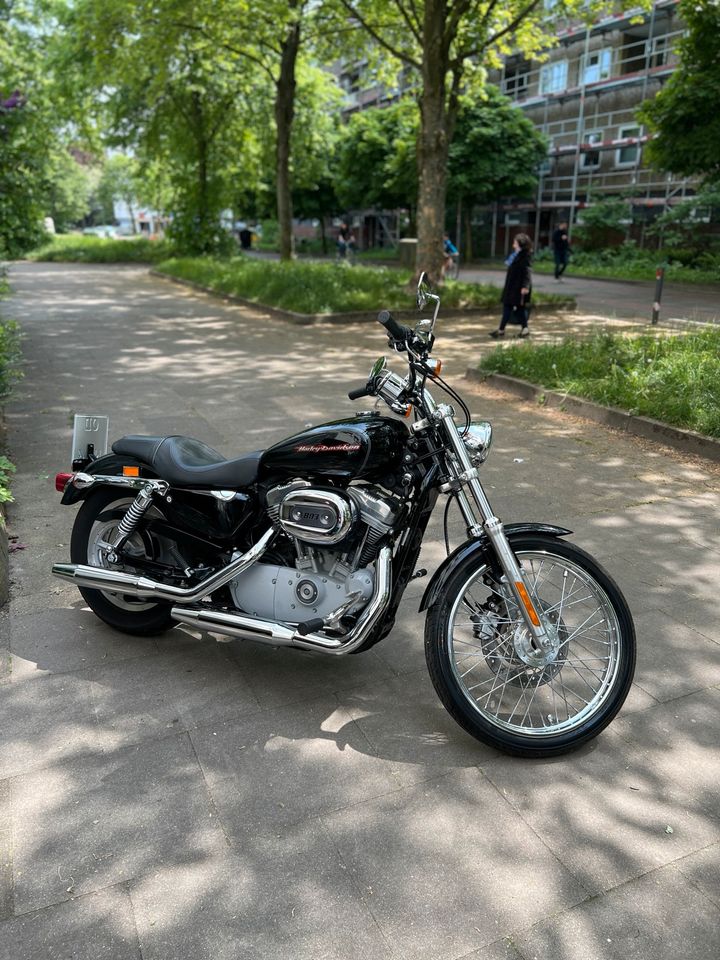 Harley-Davidson Sportster 883 Custom in Hamburg