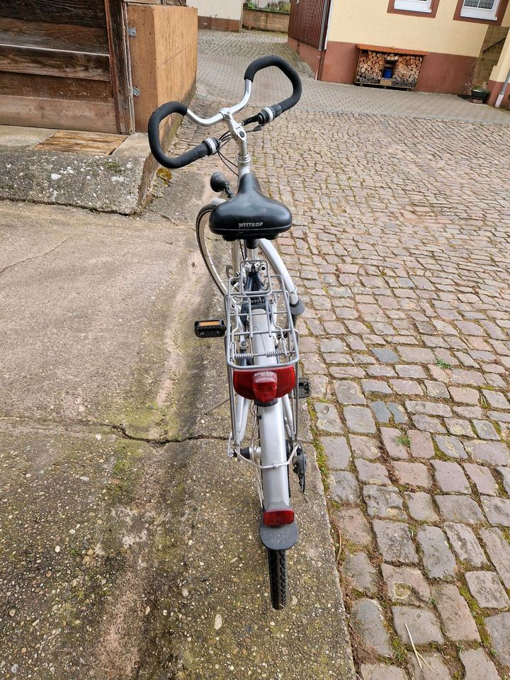 Damenfahrrad in gutem gebrauchtem Zustand in Contwig