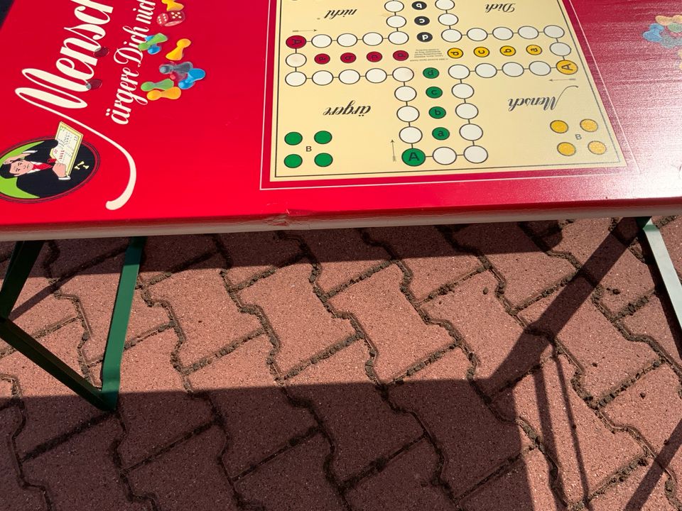 Kinder Bierzeltgarnitur Einzelstück mit Spielbrett in Driedorf