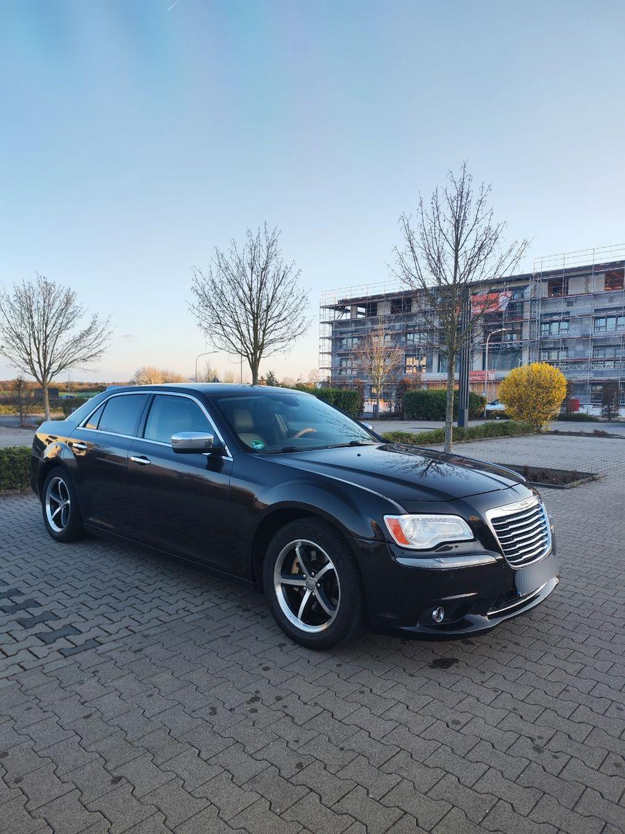 Abbildung des Autos Lancia Thema 3.0 V6  Pla…
