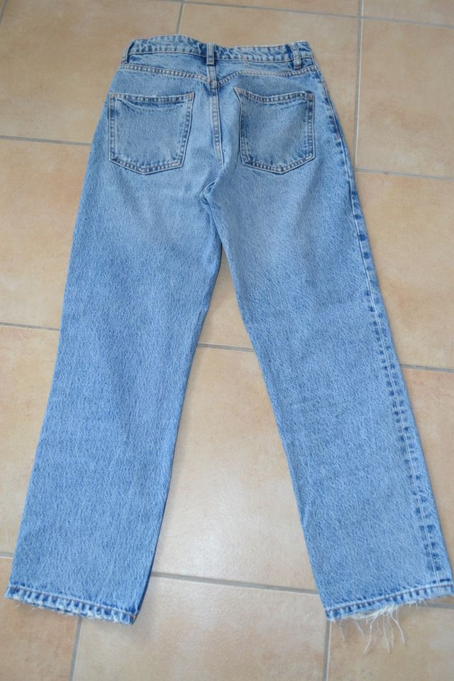 ZARA Jeans blue blau high waist Gr. 34 / XS cropped straight leg in Kiel