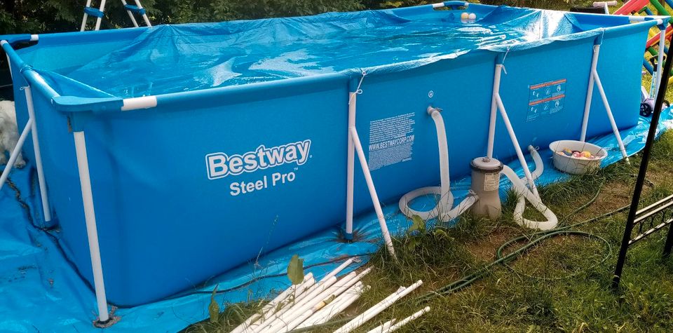 Bestway Steelpro Pool 400x211x81 cm, fast neu in Unterlüß