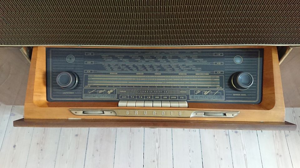 Konzertschrank Grundig in Königswinter