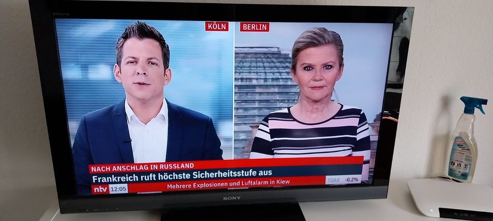 Sony TV 101cm Bild Diagonale Alt aber er Läuft Gut in Preetz