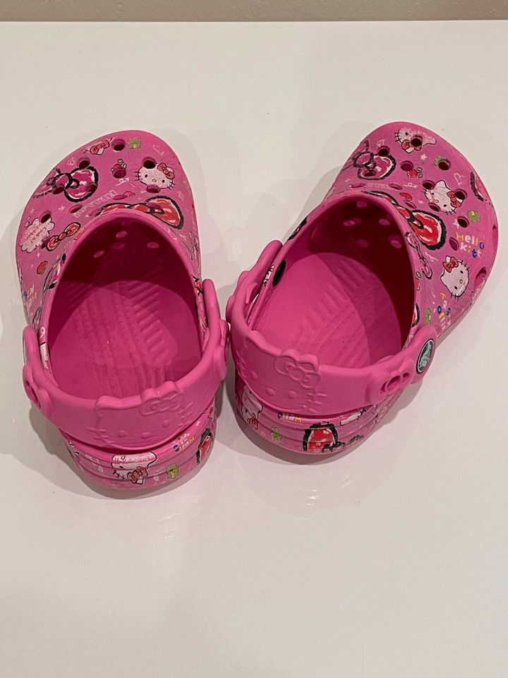 Original Crocs pink Hello Kitty C 8-9 (24-26) in Kirchlengern