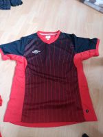 Trainings Shirt Umbro rot schwarz Größe M Rheinland-Pfalz - Willroth Vorschau
