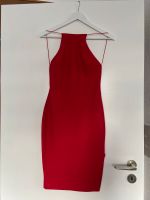 Figurbetontes Kleid Rot, Größe S, Rückenfrei Hessen - Münzenberg Vorschau