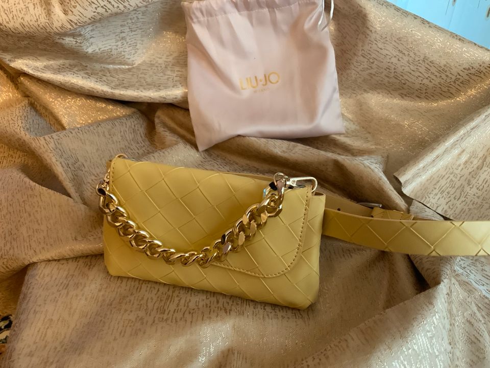 Liu Jo Tasche Gürteltasche Clutch gelb in Krefeld