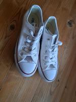 Converse Chucks weiß 36 3,5 All Star Chucks rot Sneaker Bayern - Gerolfingen Vorschau