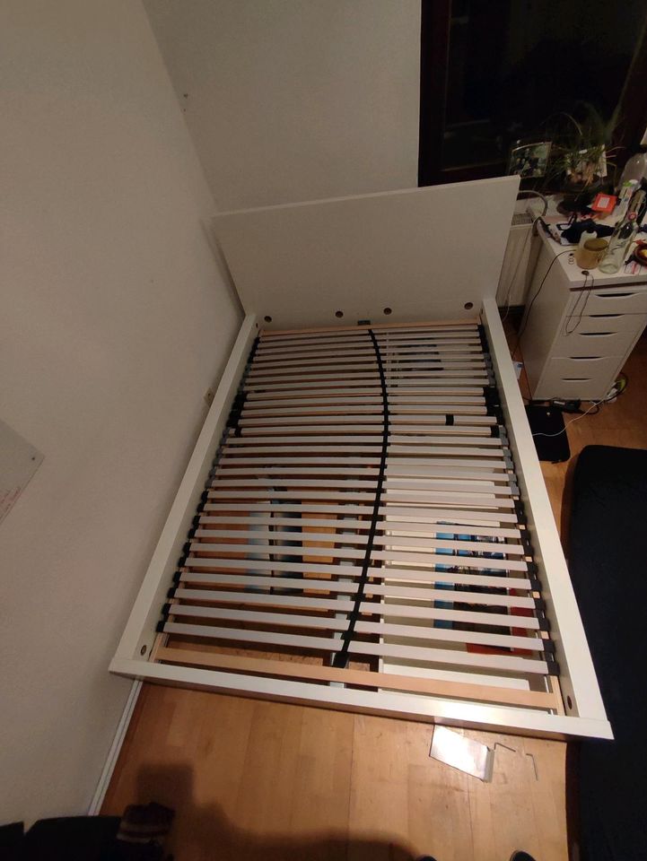 Bett Ikea Malm 1,4x2,0m +2 Schubkästen+Lattenrost (Neuwert 338 €) in Darmstadt