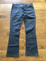 Jeans Levi‘s Größe 4/27 Skinny Boot Cut grau Düsseldorf - Friedrichstadt Vorschau