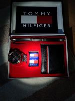 Tommy Hilfinger Set.....zippo....Uhr....Armband....geldbörse Niedersachsen - Wittmund Vorschau