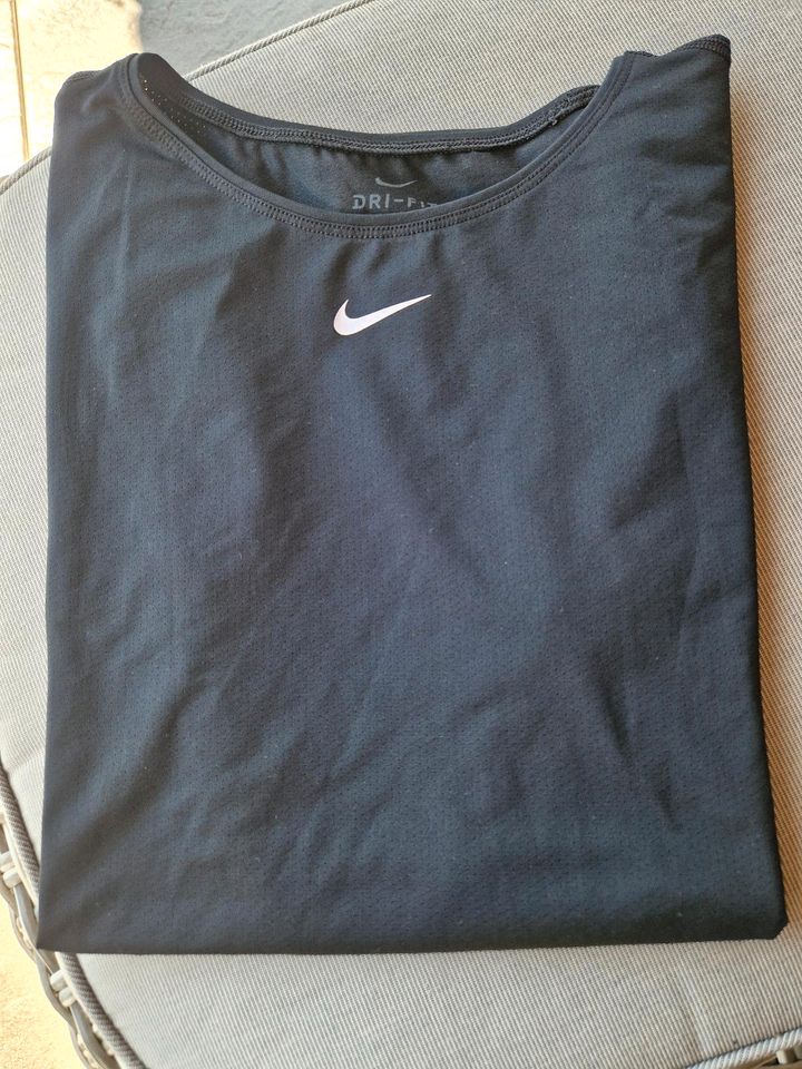 Sporttshirt Nike DRI-FIT Größe L in Bad Pyrmont
