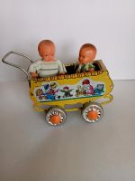 Antiker Puppenwagen aus Blech, zwei Puppen mit original Kleidung Nordfriesland - Bredstedt Vorschau