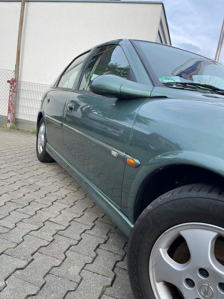 Opel Vectra in Bad Mergentheim