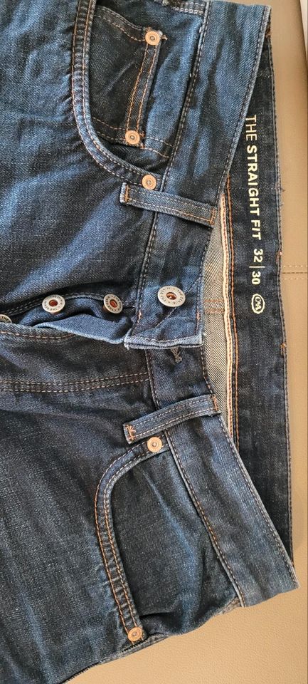 Herren Jeans Hose gr.  32/30 NEU in Lippstadt