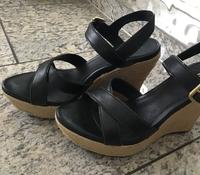 Absolut neuwertige Ugg Sandalen / Keilsandaletten Gr.39, Leder Duisburg - Meiderich/Beeck Vorschau