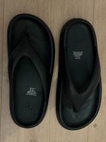 Flipflops H&M schwarz wie neu 38-39 Niedersachsen - Hage Vorschau