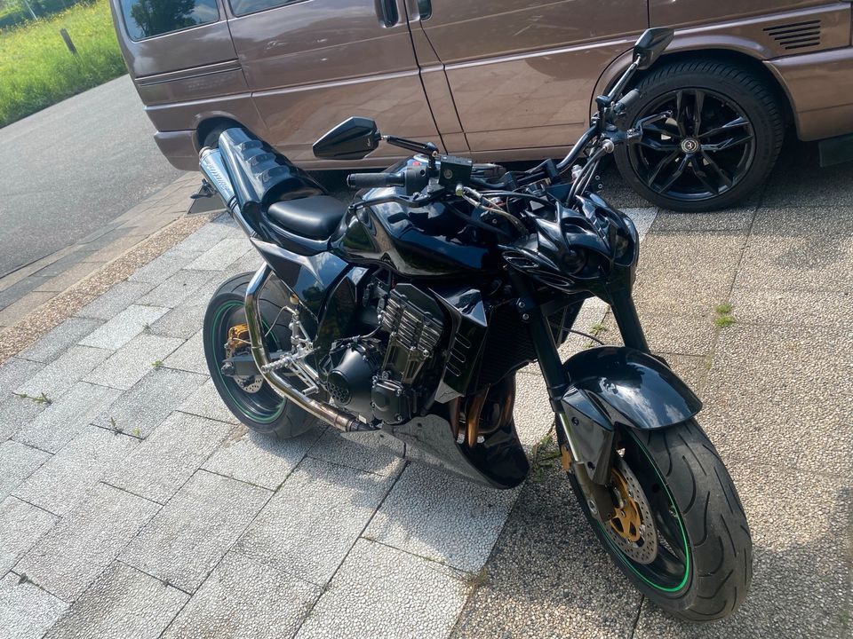 Kawasaki Z1000 Streetfighter in Kürten