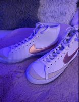 Nike Blazer Schuhe Roségold! Top Zustand !! NEU Nordrhein-Westfalen - Nideggen / Düren Vorschau