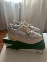 Puma sneaker weiß beige Nike 40 neu Damen Blogger Harburg - Hamburg Hausbruch Vorschau