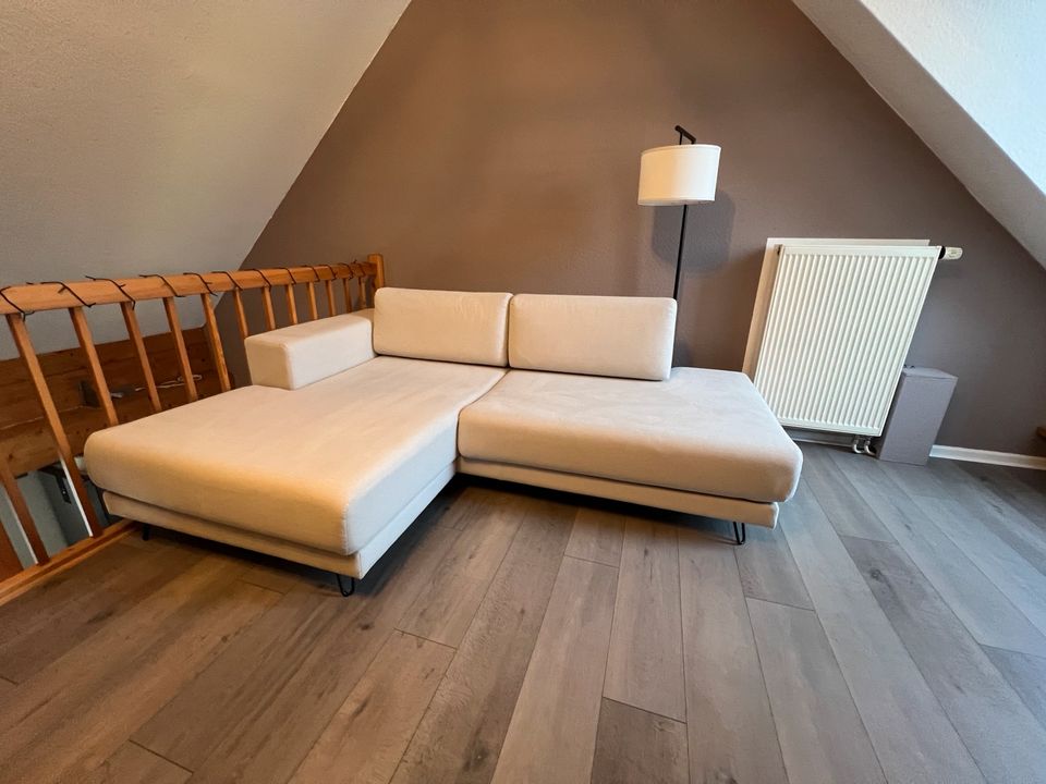 Sofa / Couch in Beige in Niedenstein