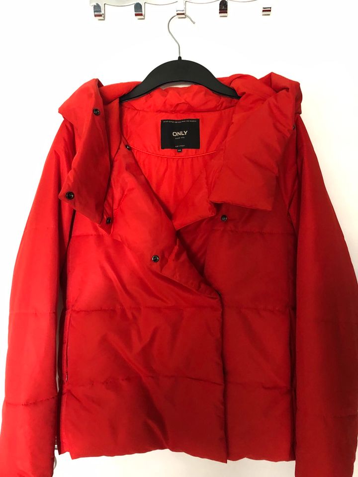 Only Jacke Kapuzenjacke Parka Mantel Rot XS in Obrigheim