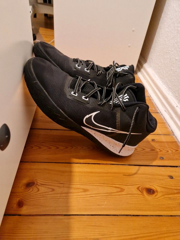 Nike Sportschuhe (48,5) in Berlin