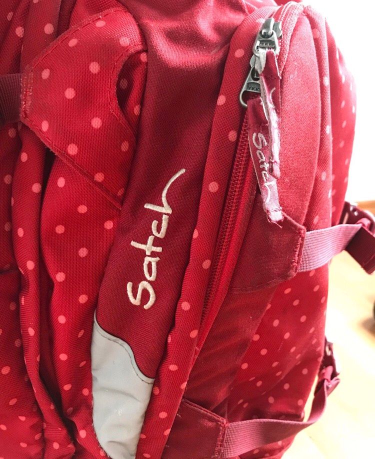 Satch Schulrucksack rot mit Punkten in Verl