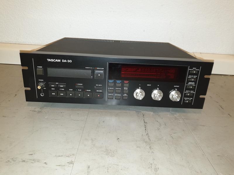 Used Tascam DA-30 DAT recorders for Sale | HifiShark.com Used Tascam DA-30 DAT recorders for Sale | HifiShark.com