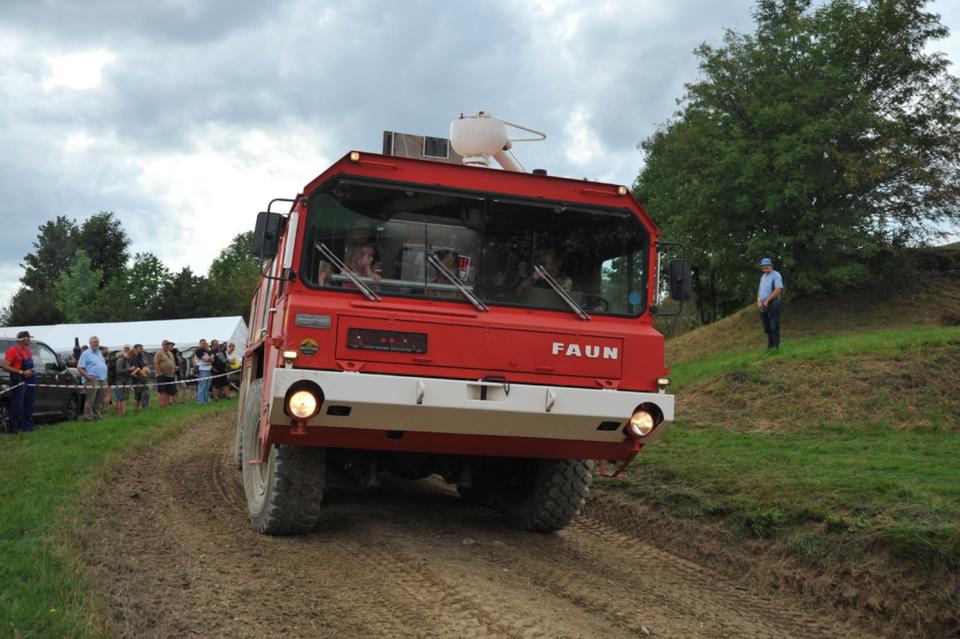 NVA DDR Bundeswehr US Army Treffen W50 Ural Trabant Humvee in Markneukirchen