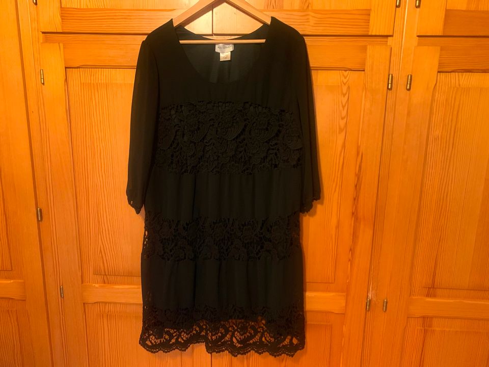 Damen Kleid Amy Vermont Größe 50 schwarz Chiffon Spitze in Steyerberg
