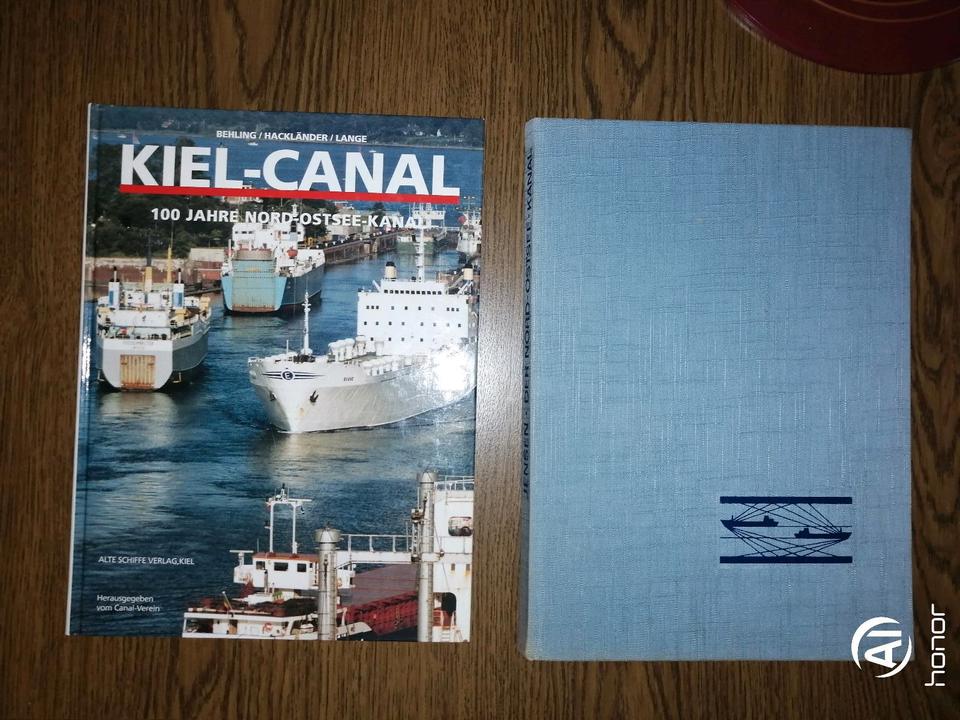 Hochwertige und Schifffahrts-Bücher im top Zustand, siehe Bilder in Nübbel