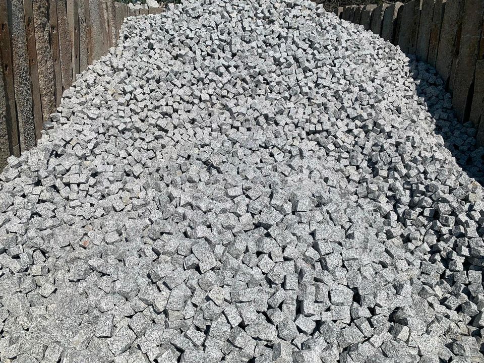 Granit Pflaster GRAU SCHWARZ ROT 7/8 -- 8/11 -- 15/17 / 24 Tonnen in Zwickau