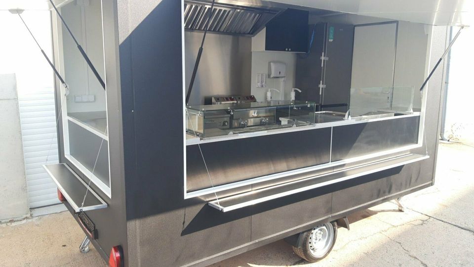 Imbisswagen, Foodtruck, Verkaufsanhänger, Bruttopreis in Leipzig