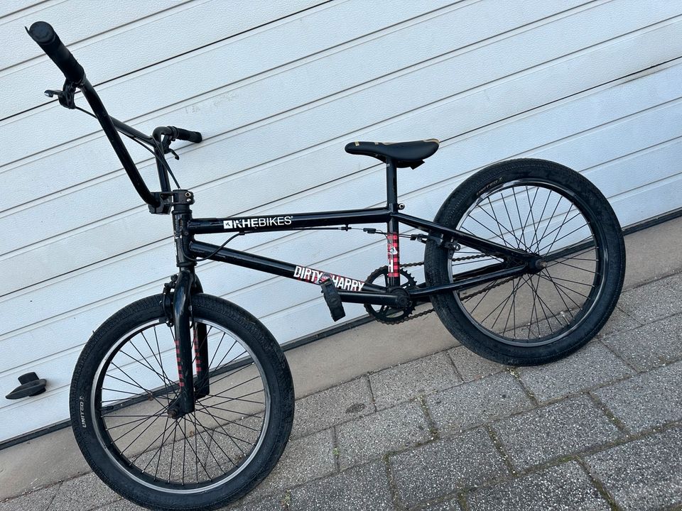 KHE BMX Bike Fahrrad Modell Dirty Harry schwarz 20 Zoll 4 Packs in Großostheim