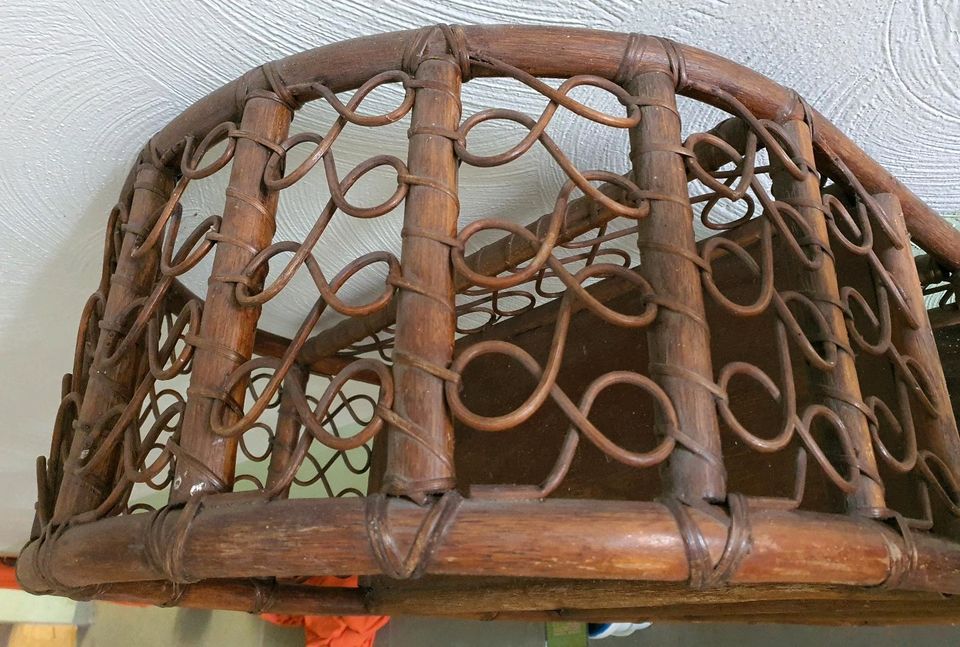 Rattan Regal in Brüggen