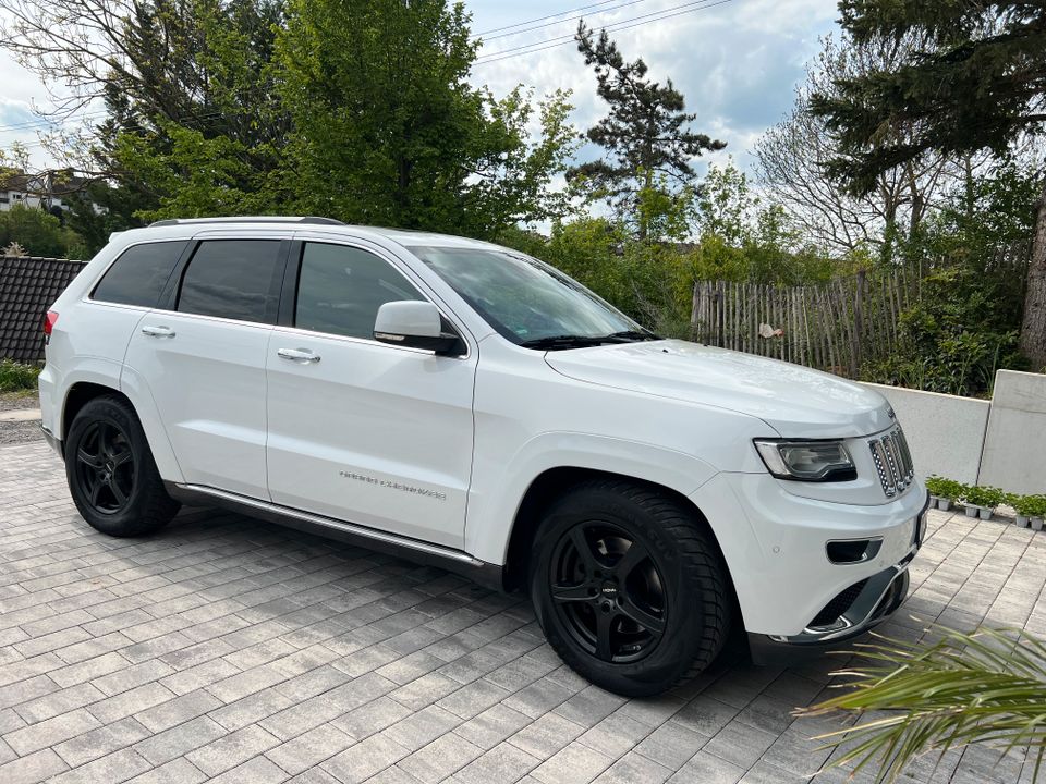 Jeep Grand Cherokee Summit in Talheim Neckar