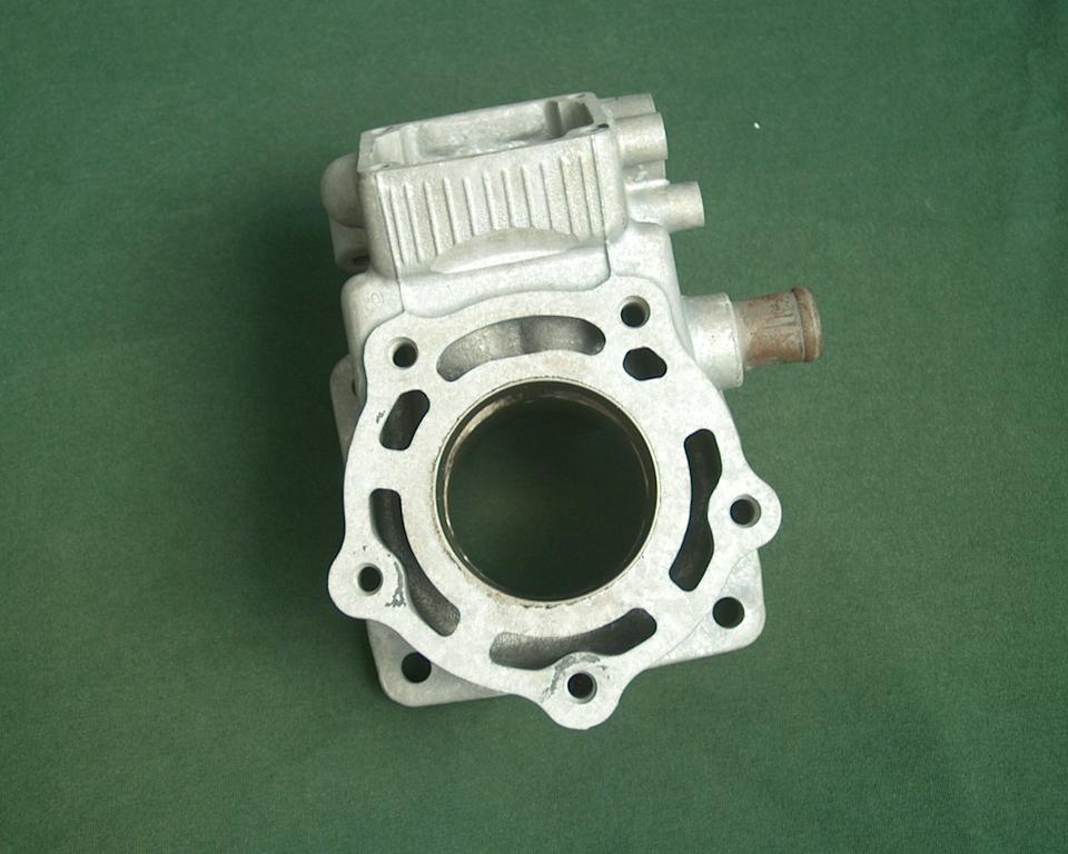 Suzuki RGV 250 VJ21A Zylinder, neu beschichtet 11200-12820/10 in Erlenbach