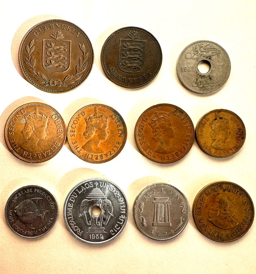 Münzen Konvolut (Guernesey, Laos u.a.) in Bamberg