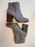 graue Stiefeletten Bayern - Burgau Vorschau