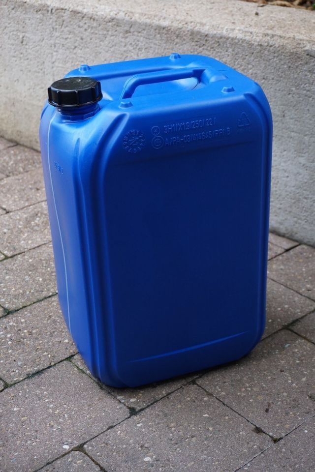 25 L Kanister Benzinkanister Adblue Camper in Wassenberg