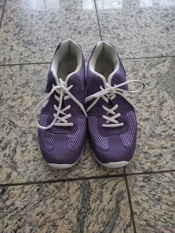 Sportschuhe Schuhe Größe 40 von donnay wie neu in Bayern - Schmidmühlen |  eBay Kleinanzeigen ist jetzt Kleinanzeigen