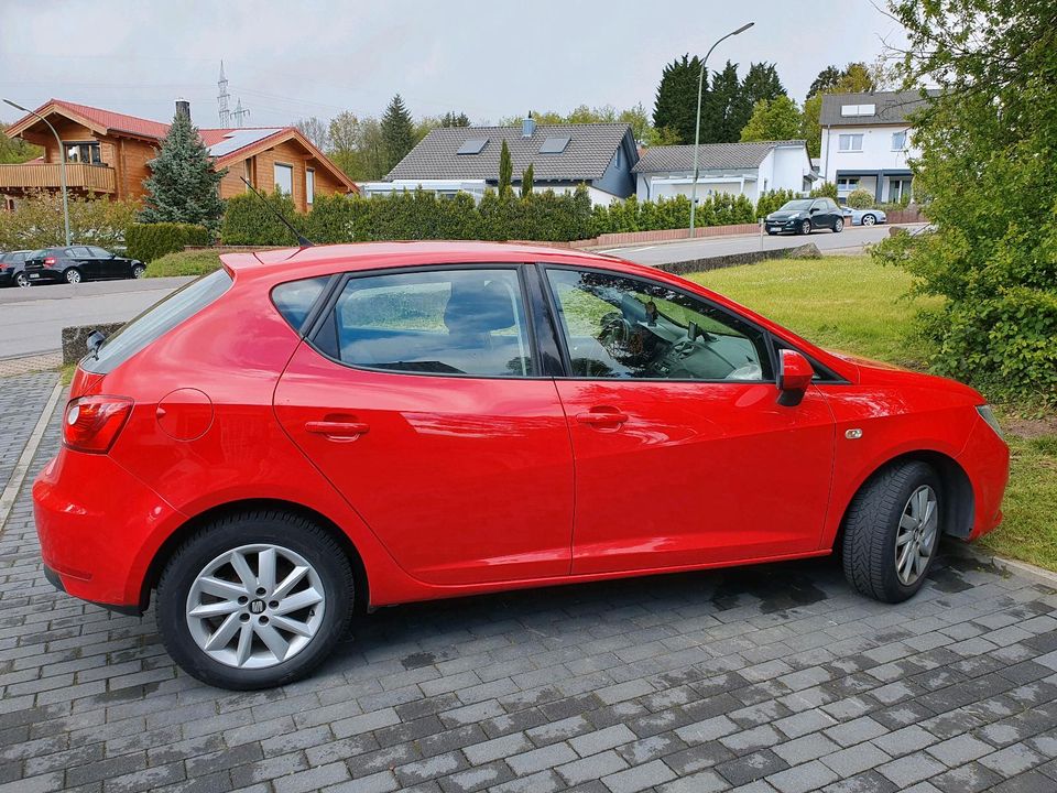 Seat Ibiza rot super Zustand in Sulzbach (Saar)