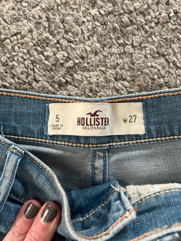 Hollister Short/Hot Pan Gr. 27 (S) in Velbert