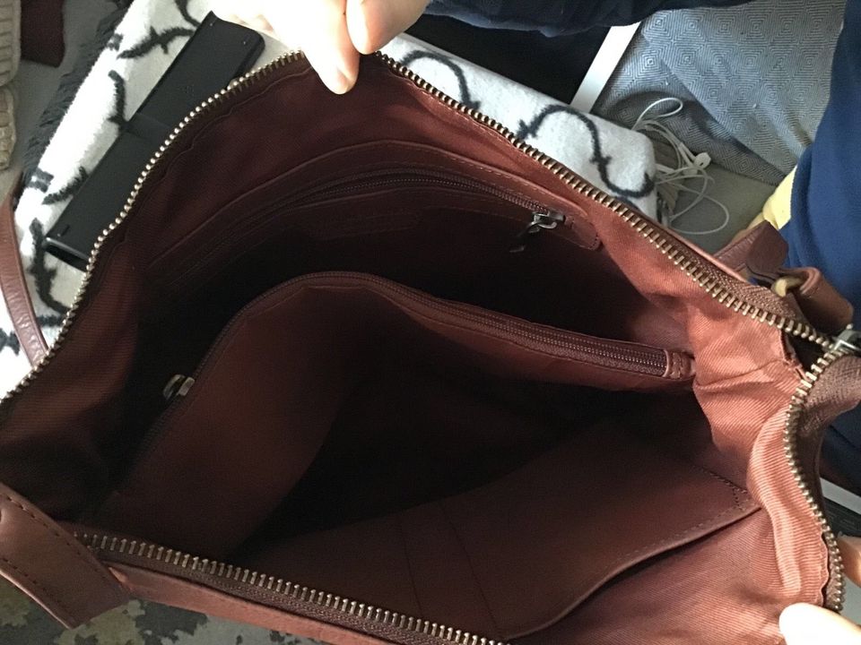 Damen Umhängetasche Schultertasche Echtleder Neropantera neu in Gera