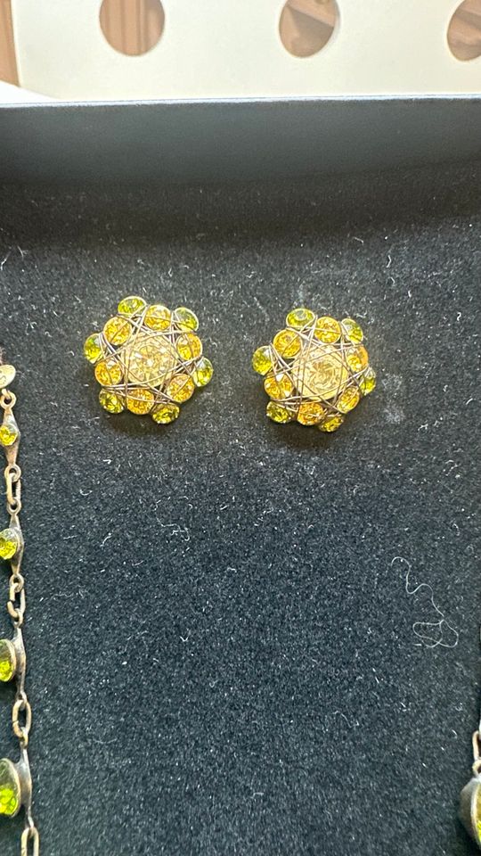 Konplott 7teiliges Set Schmuck grün Swarovski Kristalle in Kell am See